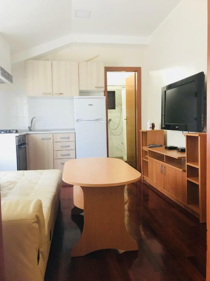 Apartments Vidovic Cezarji ภายนอก รูปภาพ